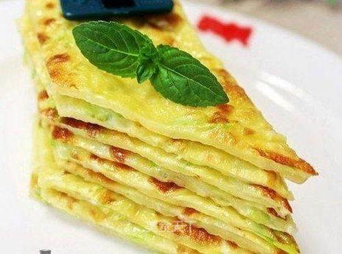 宝宝吃瓜饼,瓜饼的甜蜜诱惑