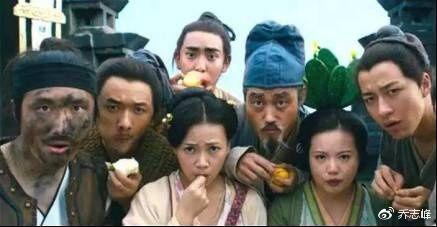 酒城吃瓜群众,揭秘街头巷尾的趣味生活