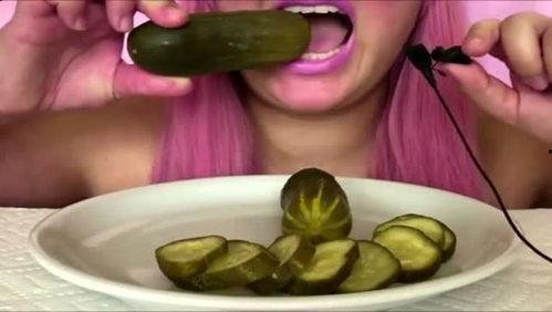 王大姐到家吃瓜,揭秘家庭温馨时刻