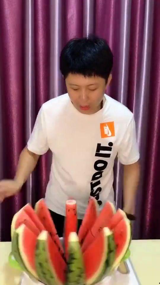 大家快来找我吃瓜,揭秘“大家快来找我吃瓜”背后的火爆现象